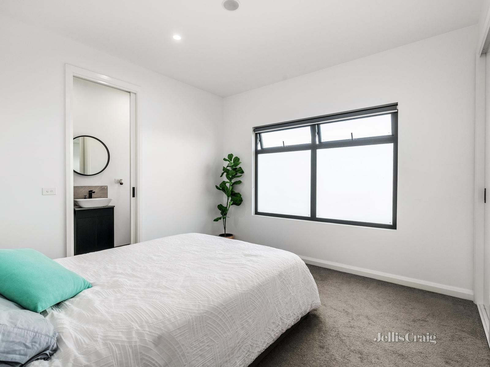 6/14 Frederick Street, Doncaster image 6