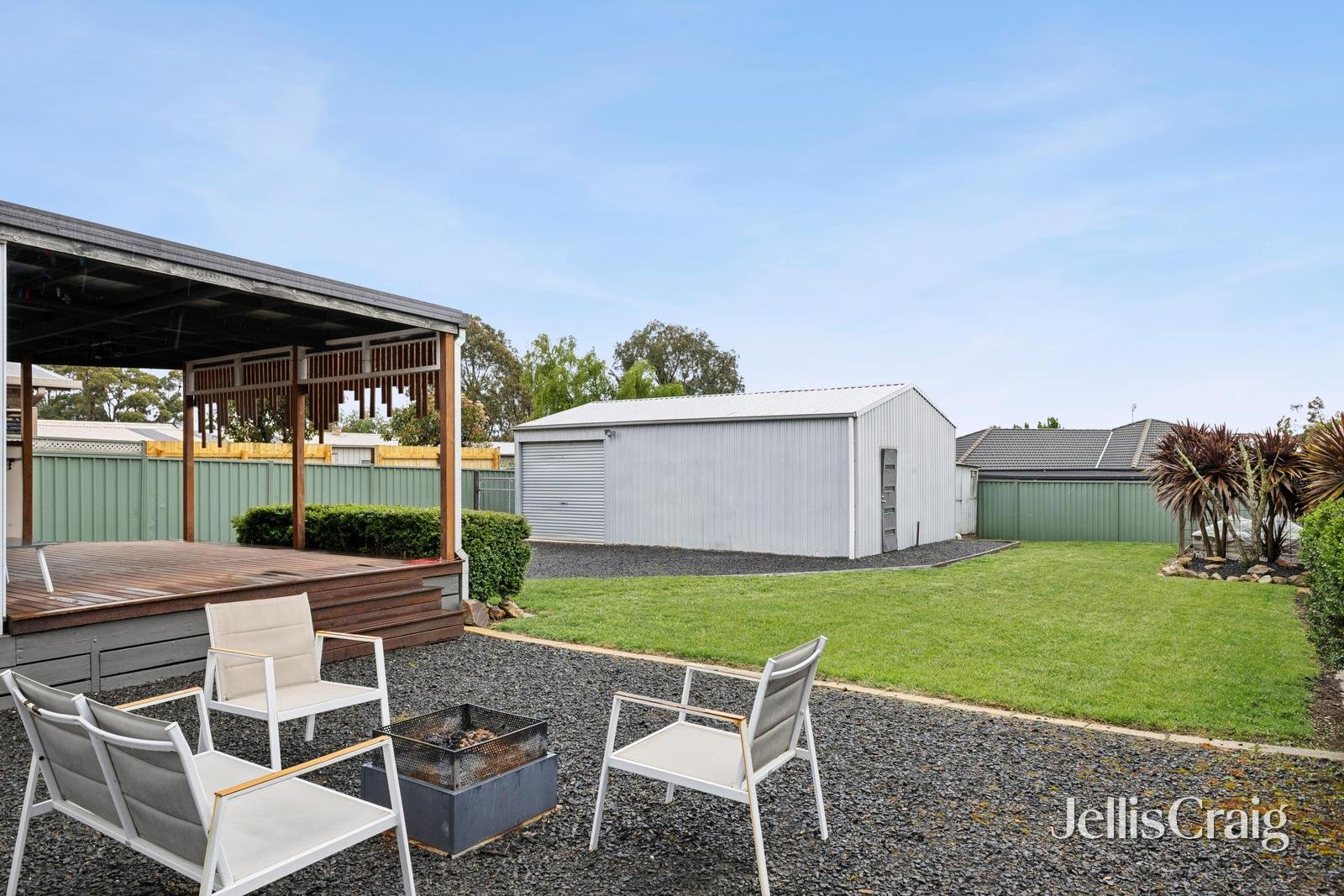 614 Richards Street, Canadian image 2