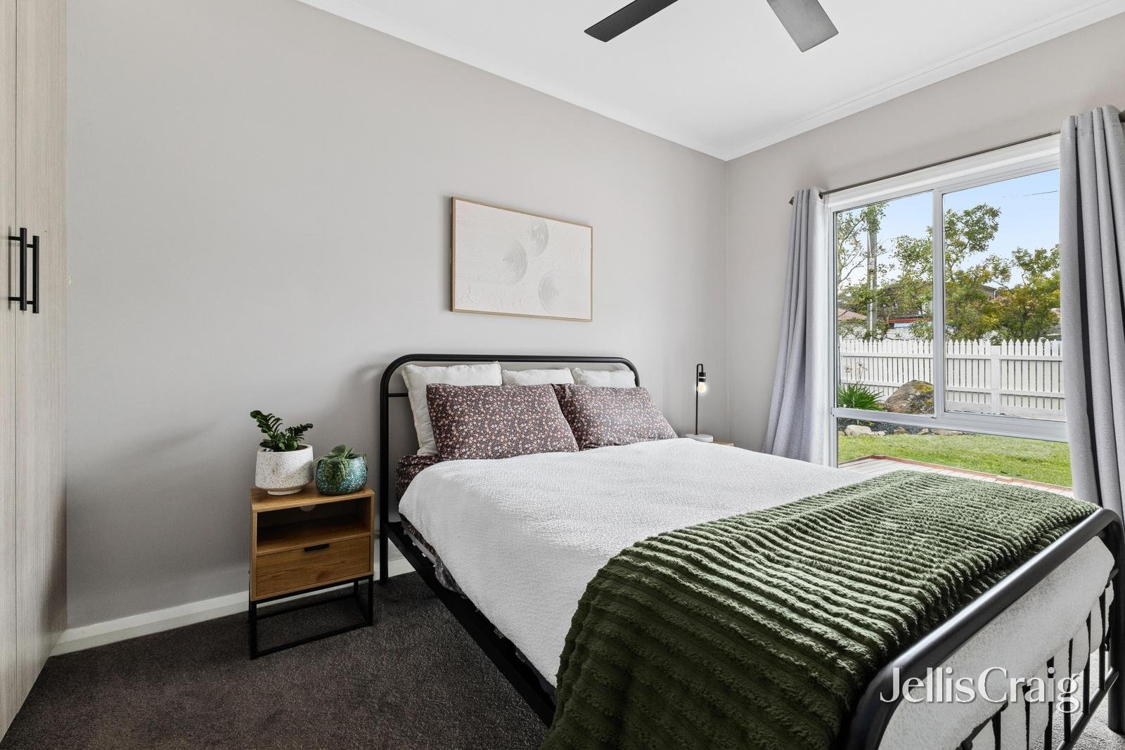 614 Richards Street, Canadian image 6