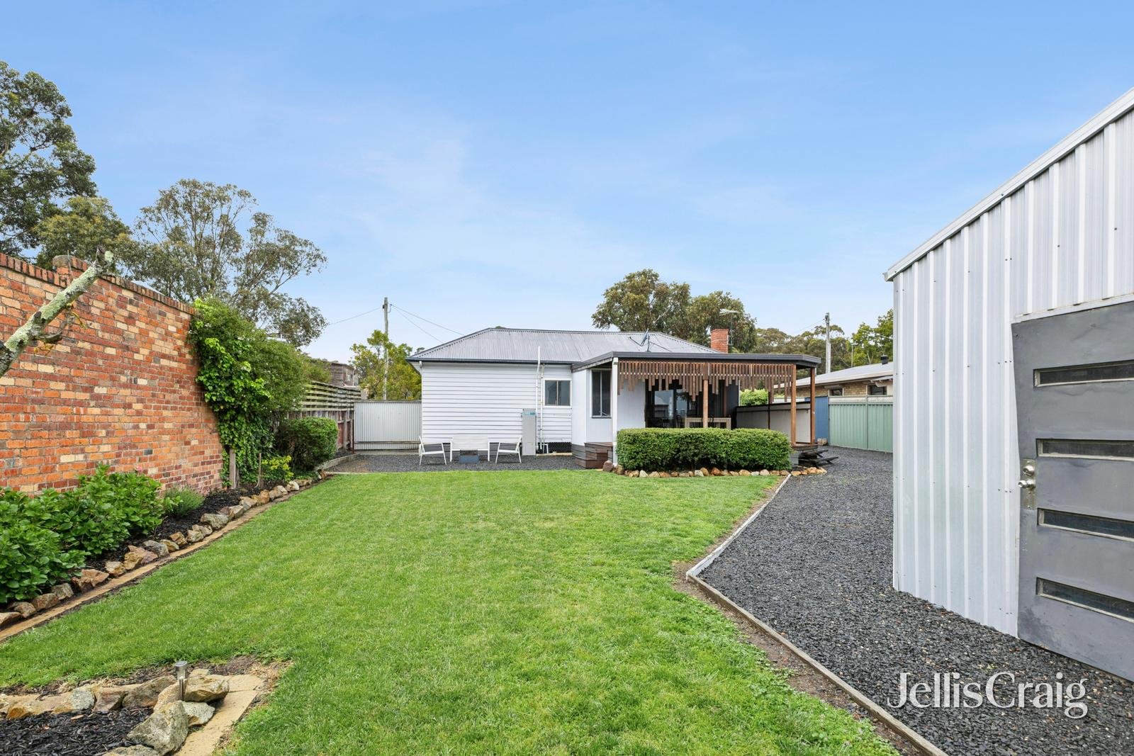 614 Richards Street, Canadian image 9