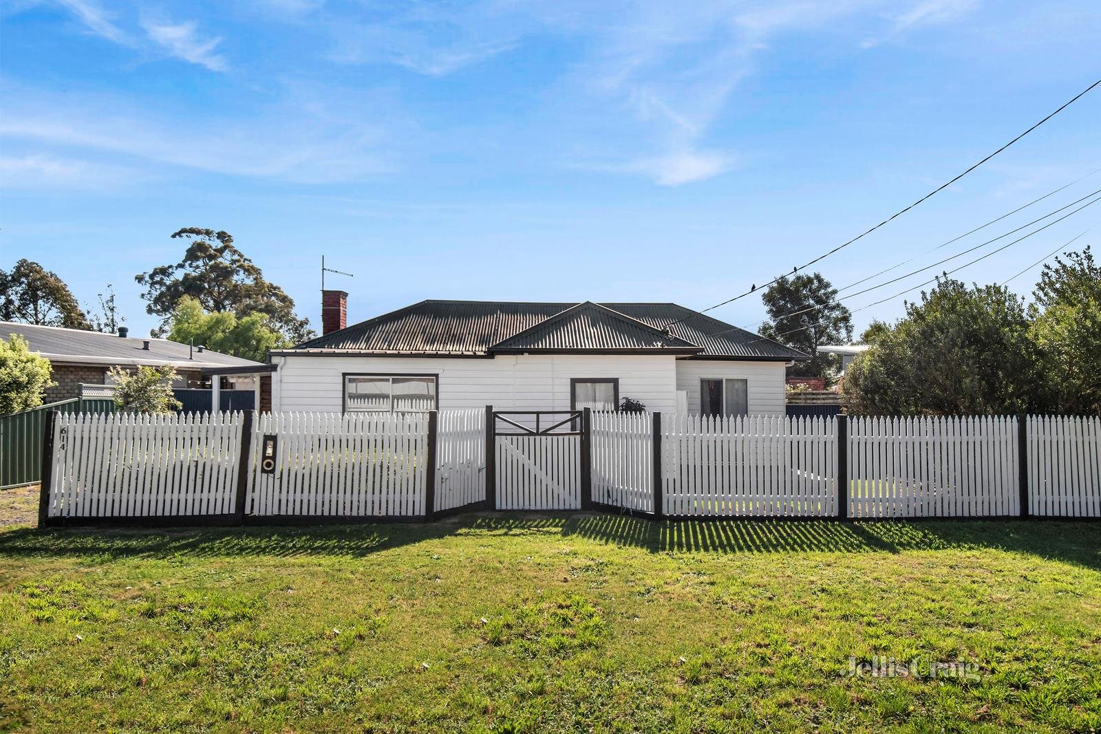 614 Richards Street, Canadian image 16