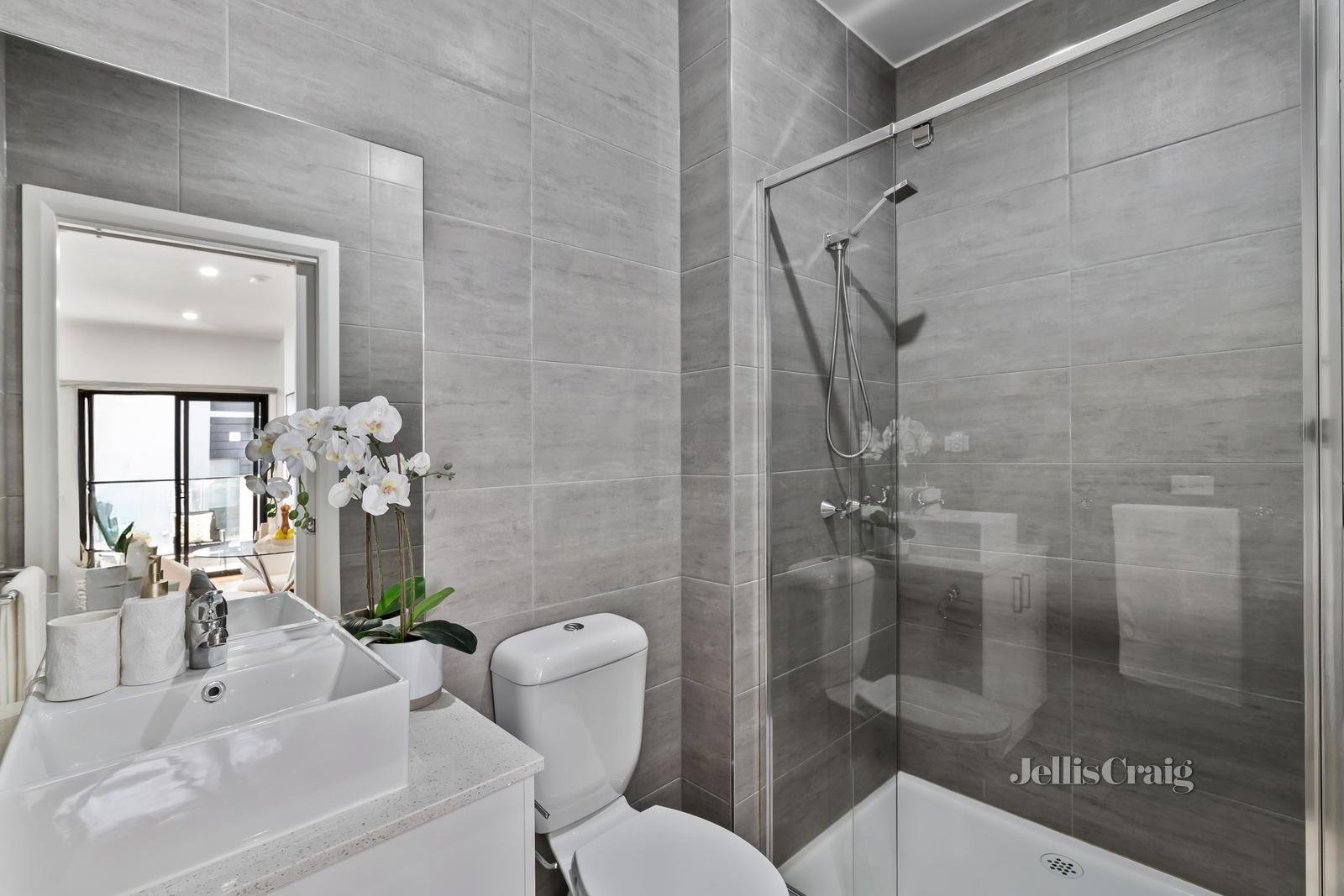 6/140 Thames Street, Box Hill North image 5