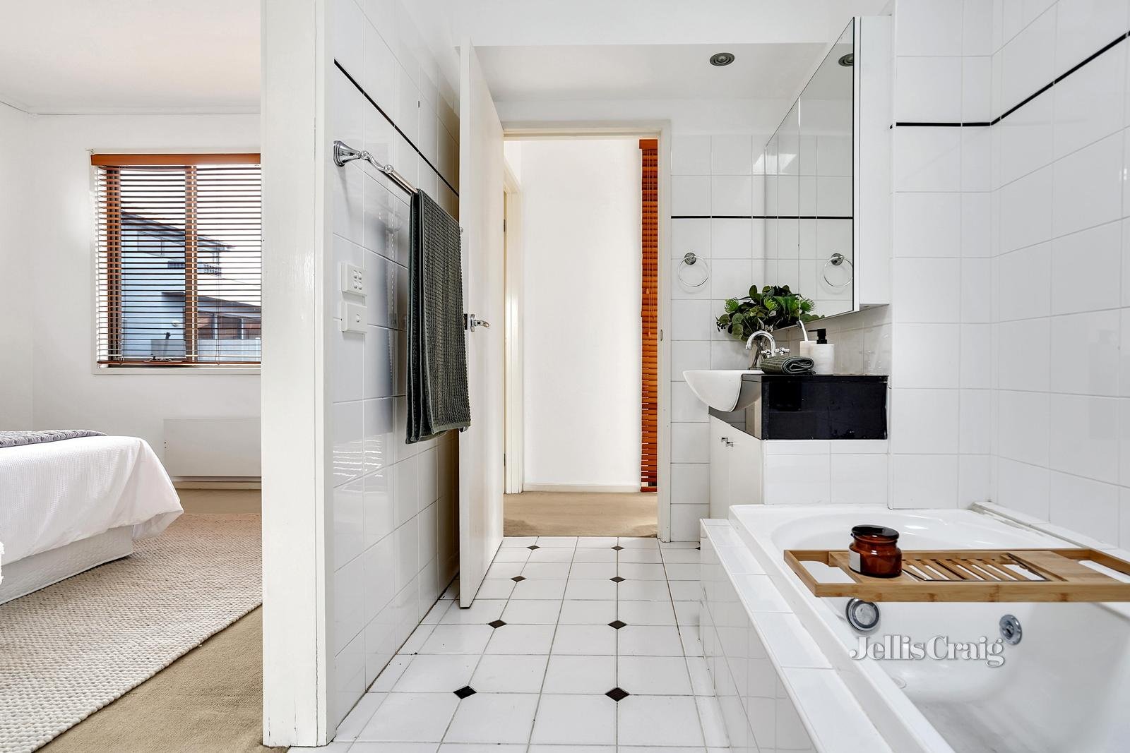6/142 Barkly Street, Brunswick image 8