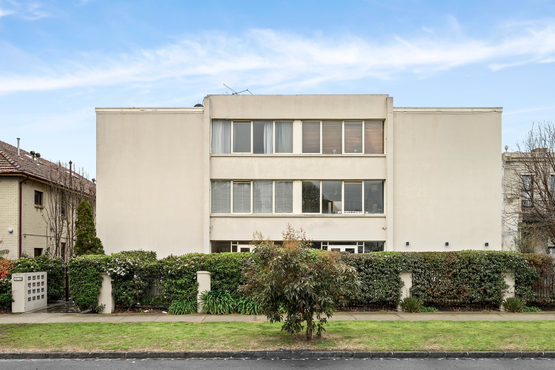 Property Gallery Thumbnail 11