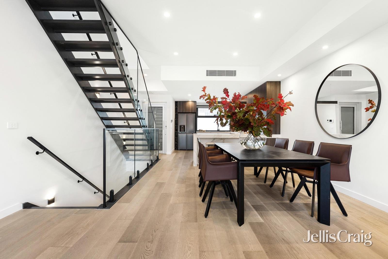 6/146 Glen Huntly Road, Elwood image 2
