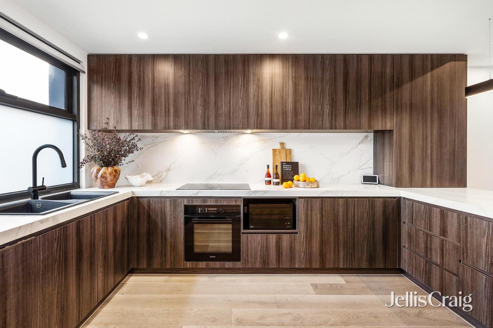 6/146 Glen Huntly Road, Elwood image 4