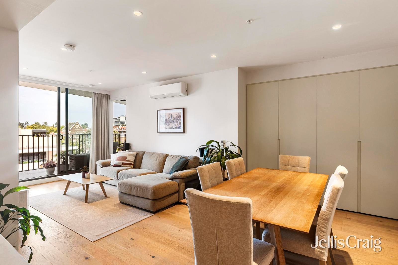 614/68 Cambridge Street, Collingwood image 2