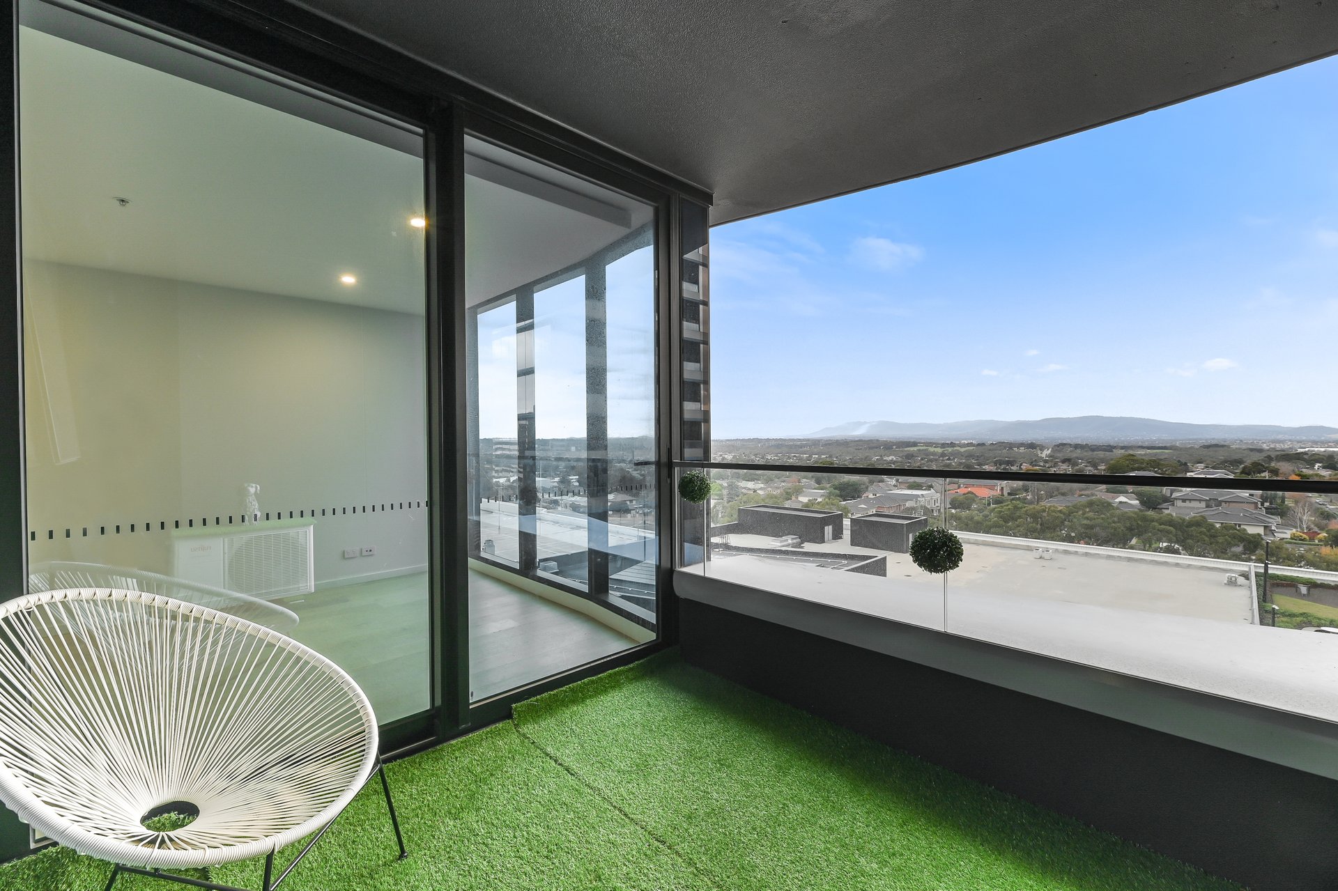 615/23 O'Sullivan Road, Glen Waverley image 5