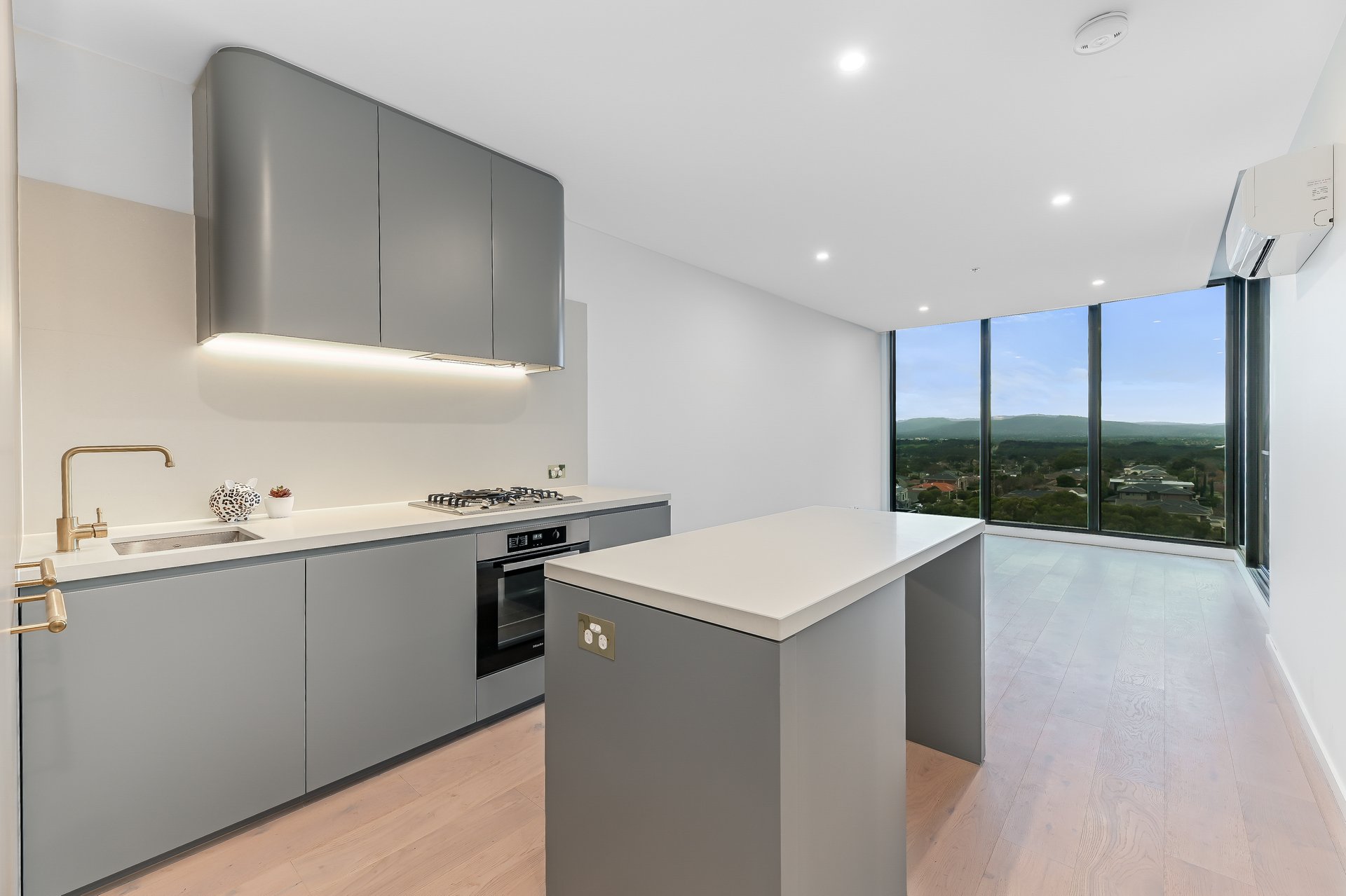 615/23 O'Sullivan Road, Glen&nbsp;Waverley image 2