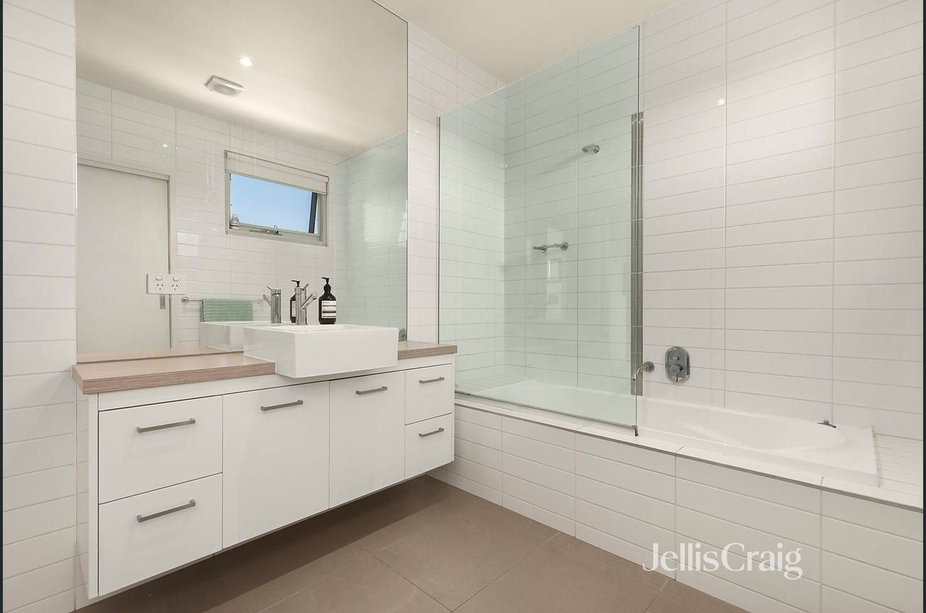 6/153 Barkly Street, Brunswick image 6