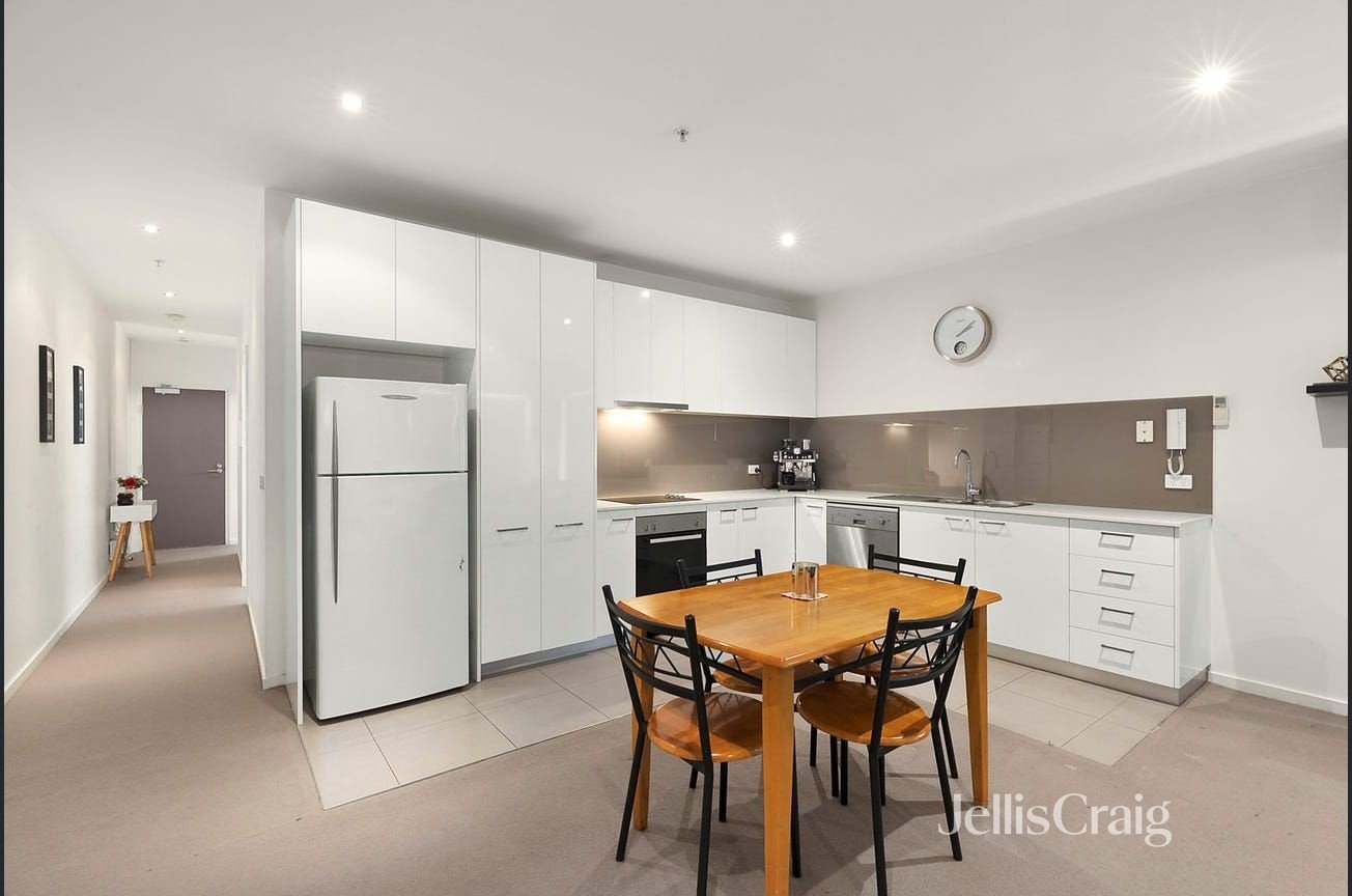 6/153 Barkly Street, Brunswick image 4