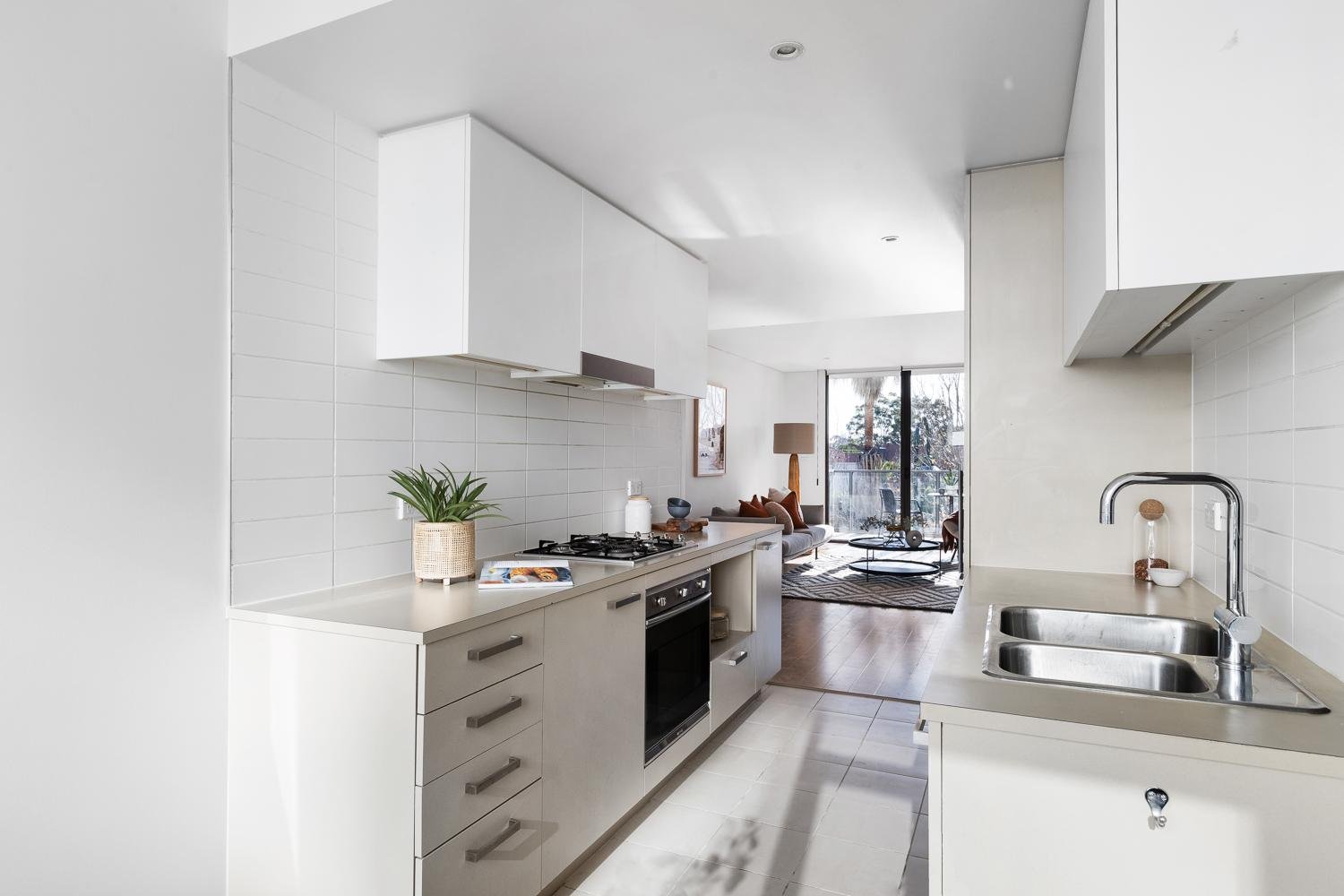 6/153 Beach Street, Port Melbourne image 4