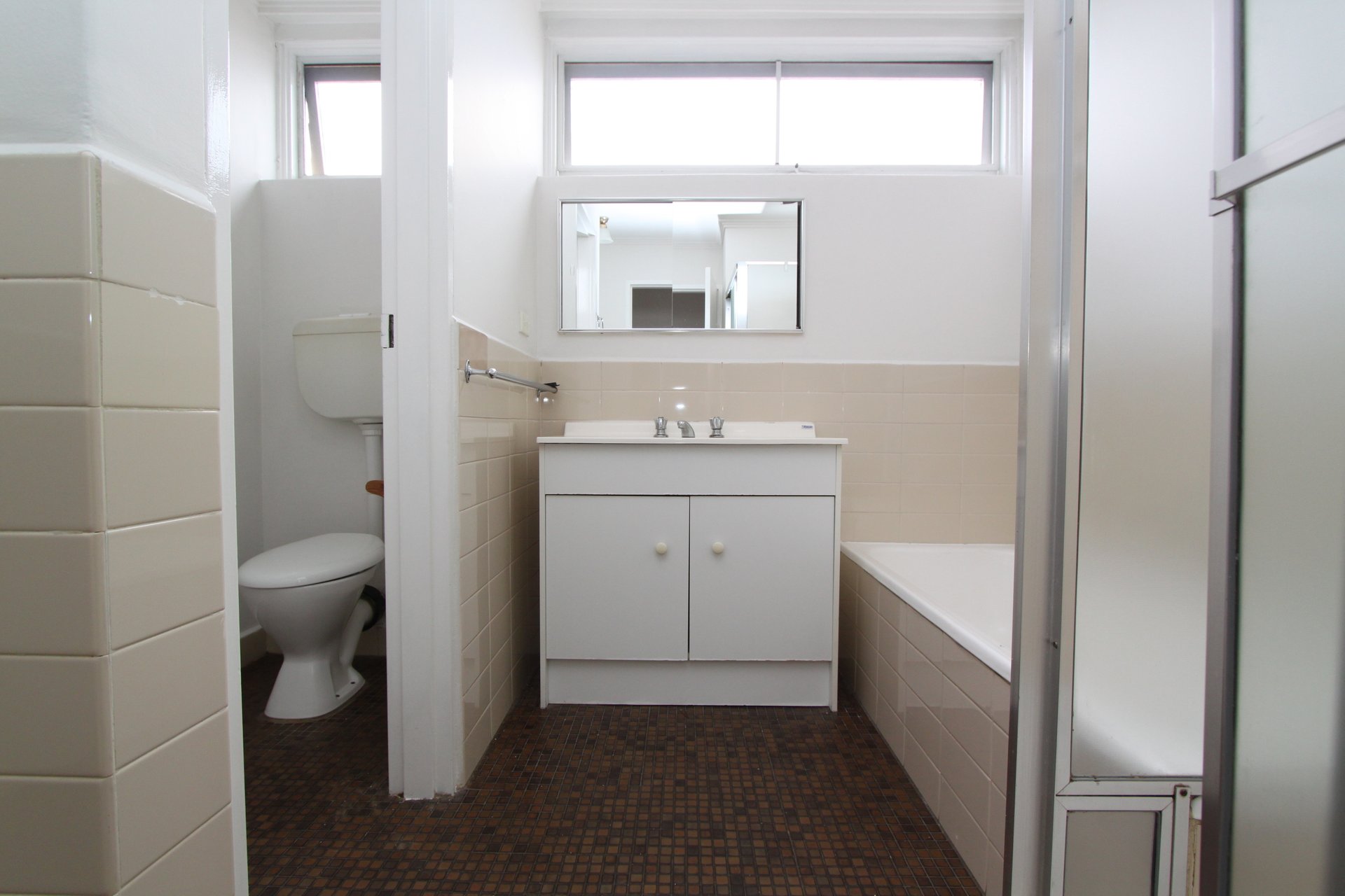 Property Gallery Thumbnail 6