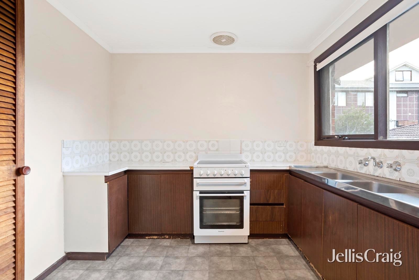 6/16-18 Landale Avenue, Croydon image 2