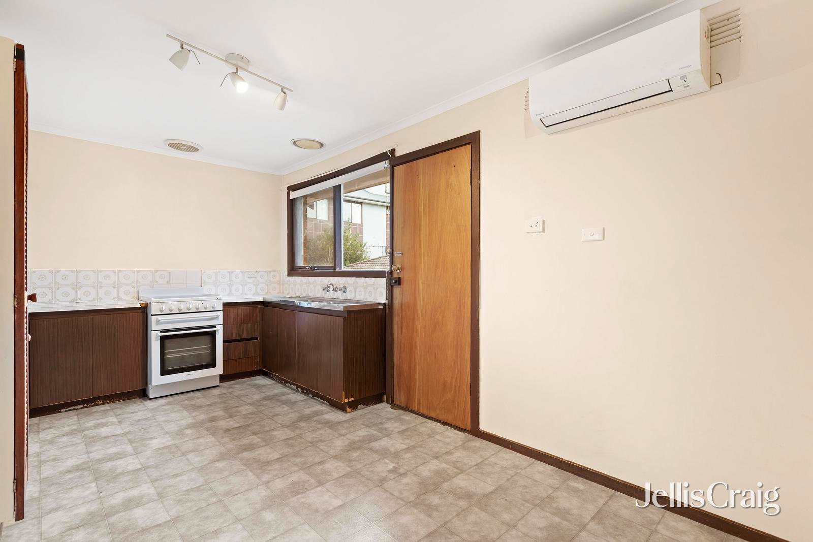 6/16-18 Landale Avenue, Croydon image 3