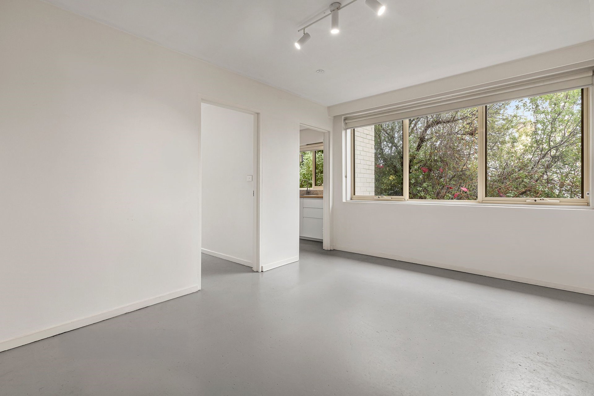 Property Gallery Thumbnail 2