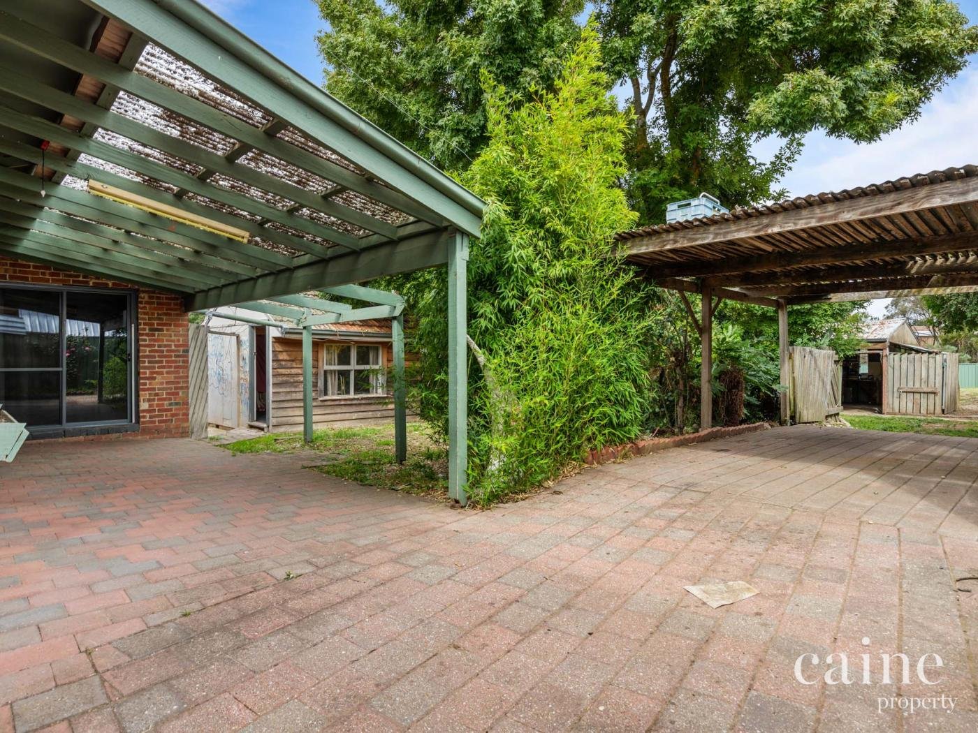 616 Ripon Street South, Redan image 10