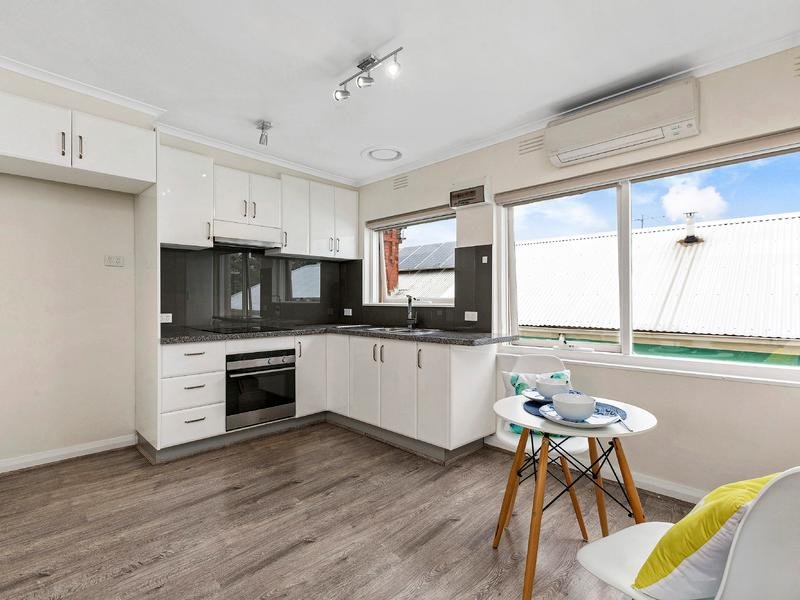 6 / 16 Warleigh Road WEST FOOTSCRAY