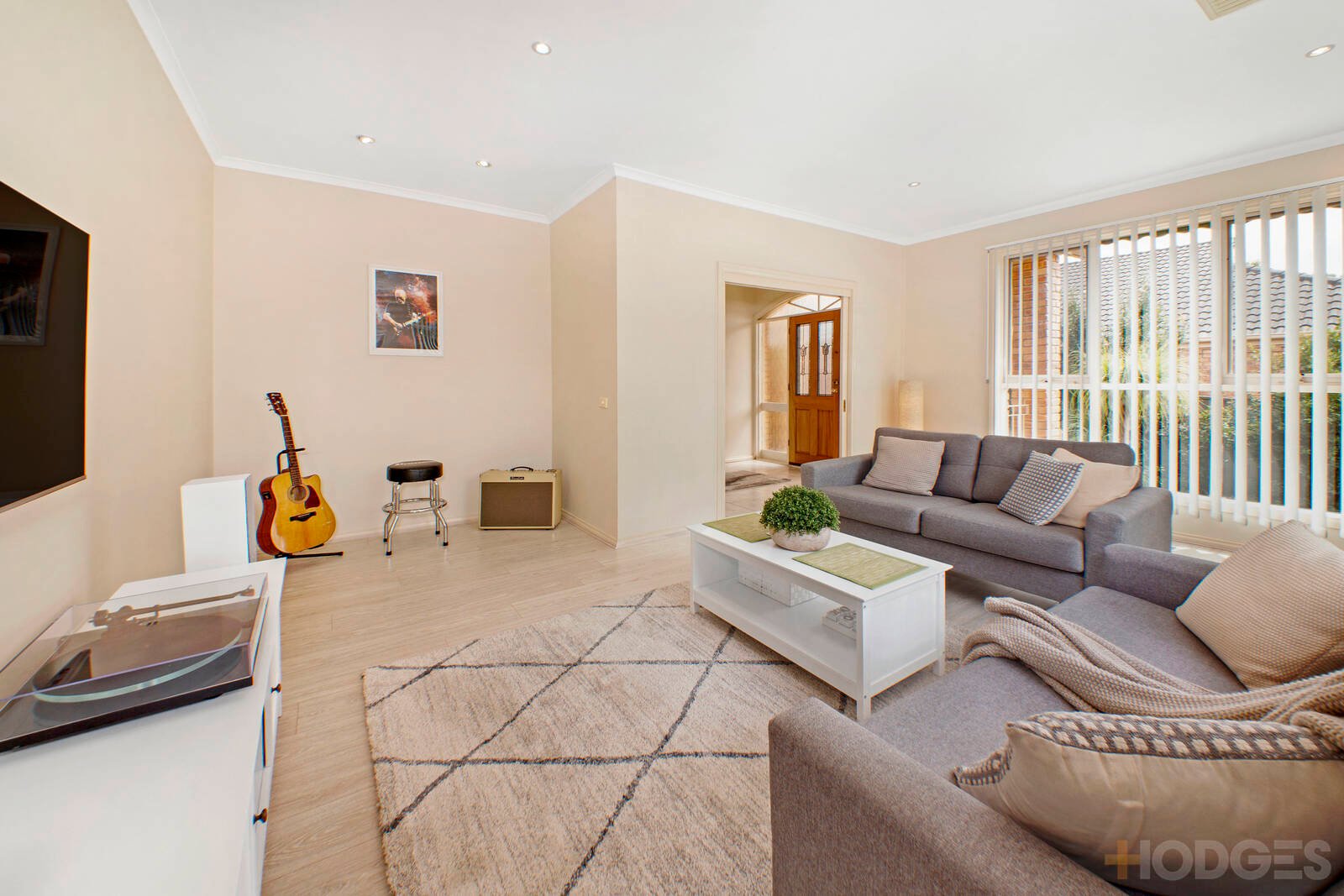 6 / 160 Charman Road Mentone