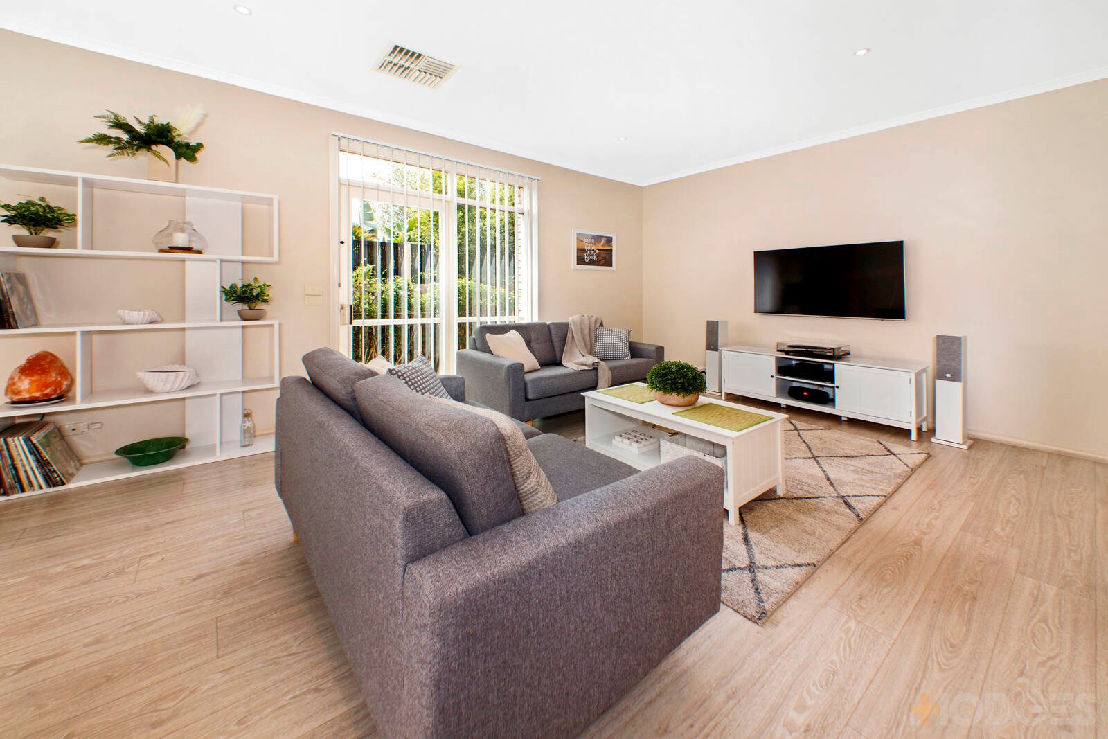 6 / 160 Charman Road Mentone