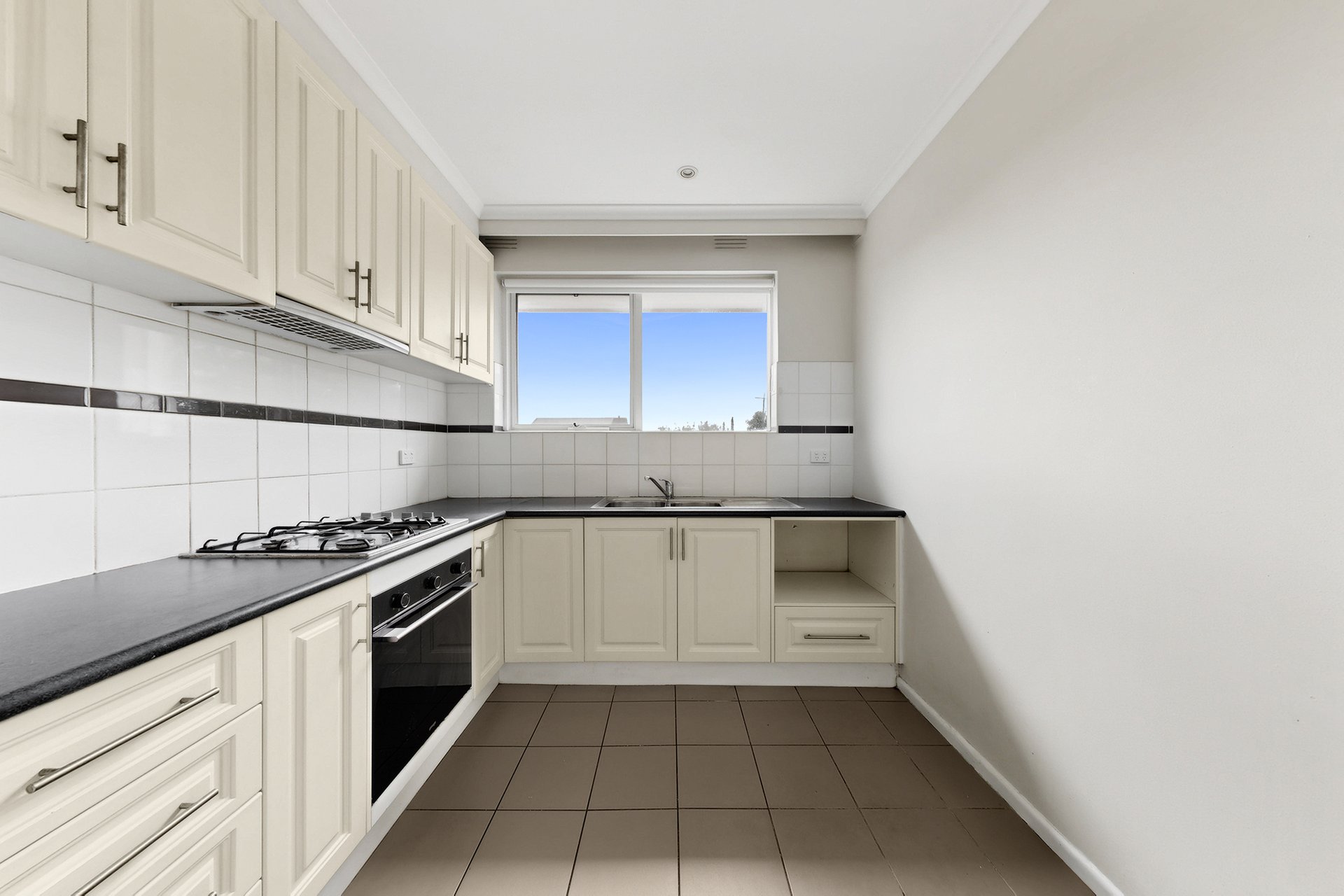 6/164 Leila Road, Carnegie image 2