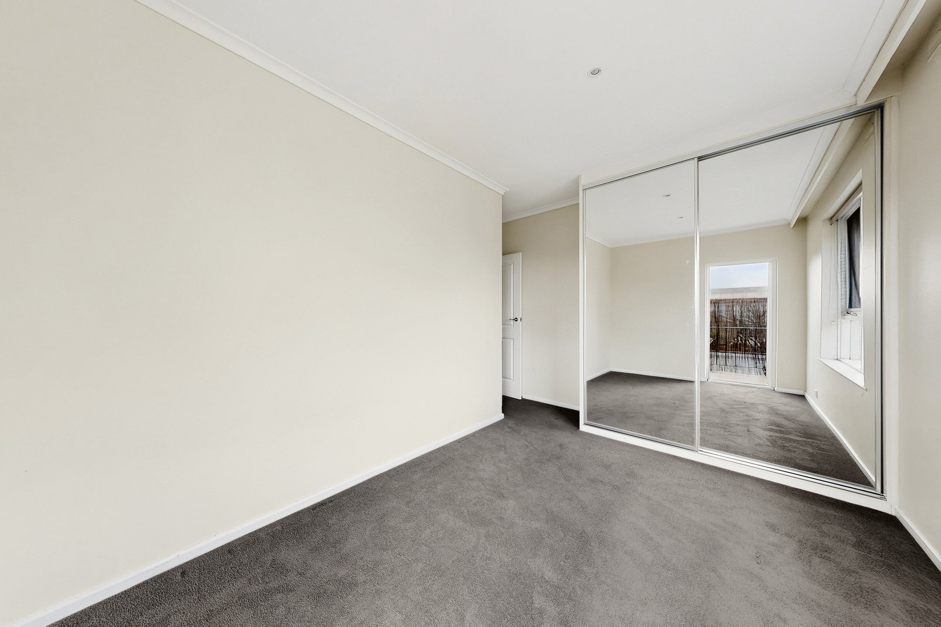 6/164 Leila Road, Carnegie image 4