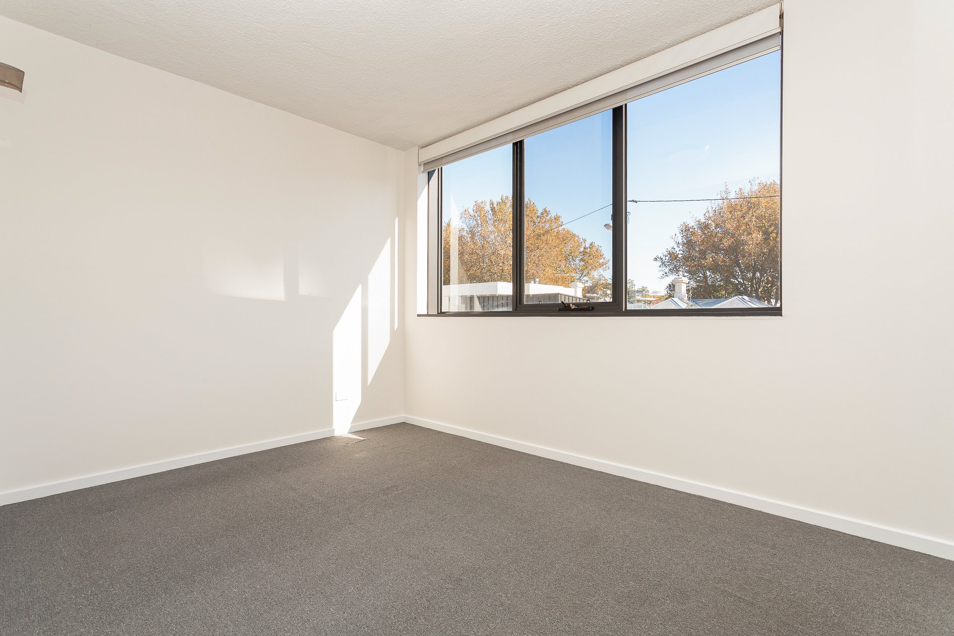 Property Gallery Thumbnail 3