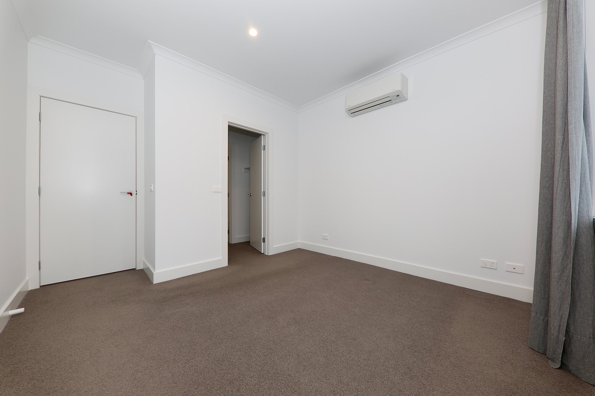 6/169 Surrey Road, Blackburn image 6