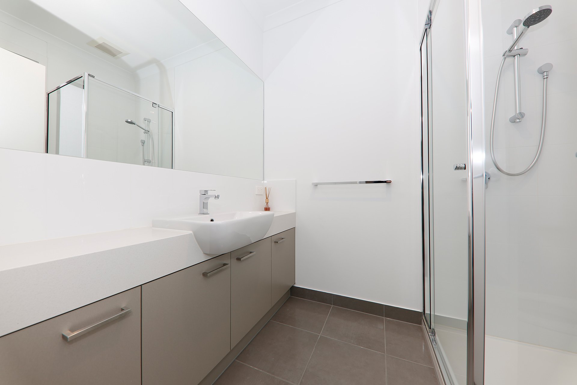 6/169 Surrey Road, Blackburn image 7