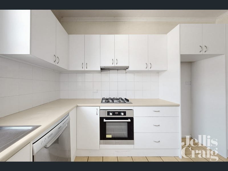6/17 Kerferd Street, Hampton image 2
