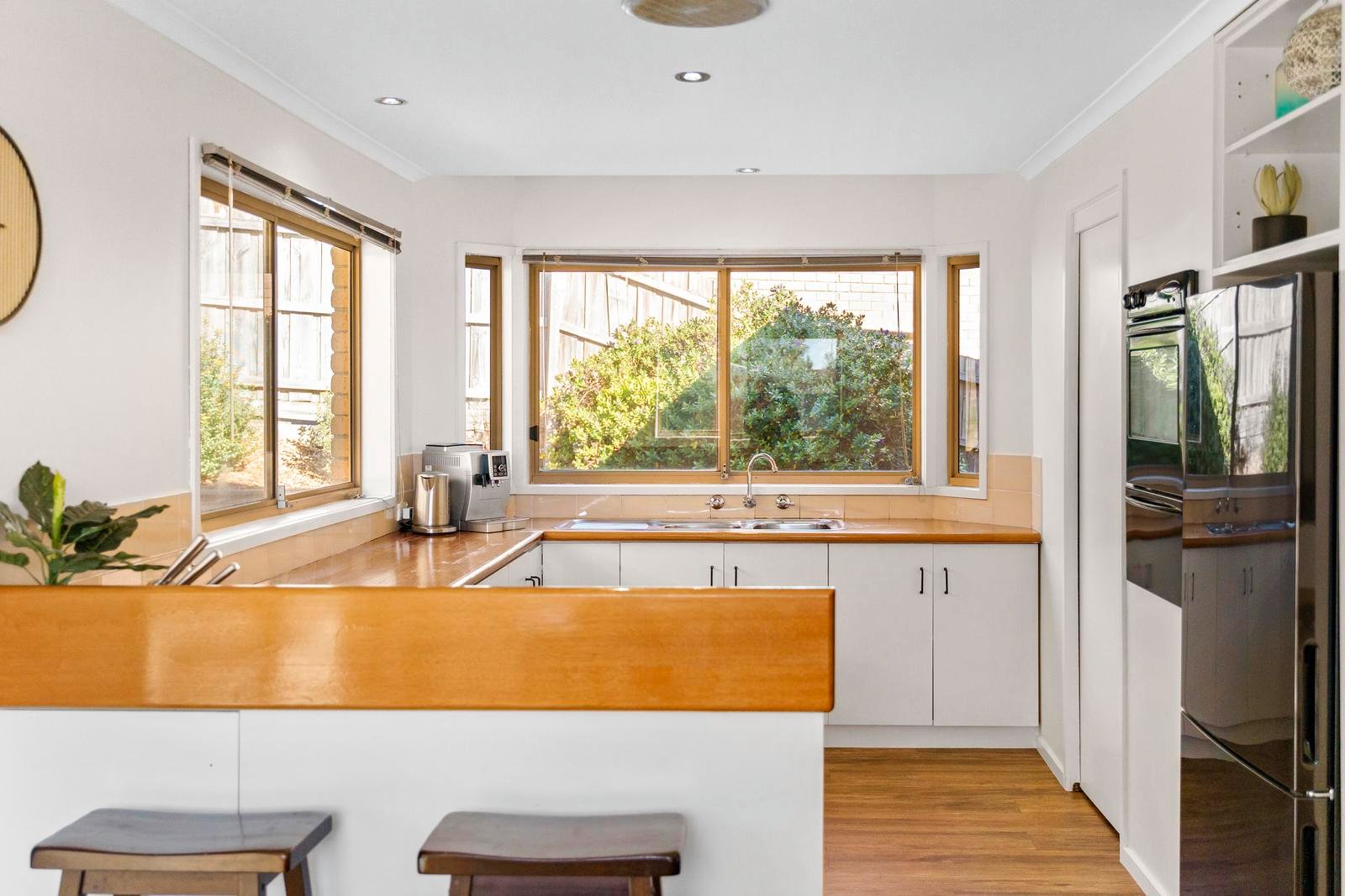 617 Laurie Street, Golden Point image 2