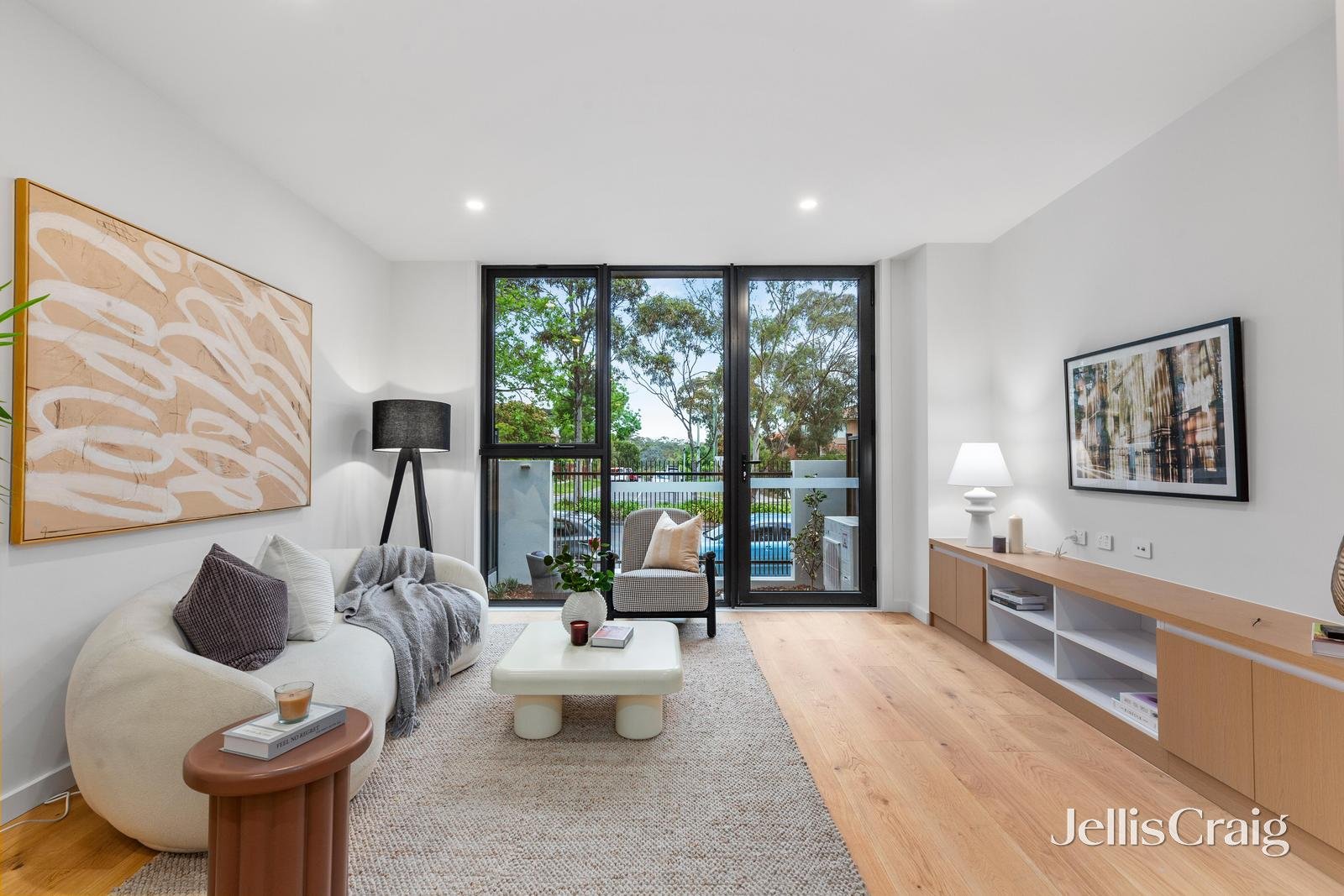 6/17 Whitehorse Road, Blackburn image 6