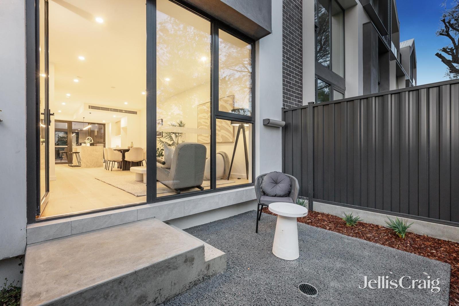 6/17 Whitehorse Road, Blackburn image 11
