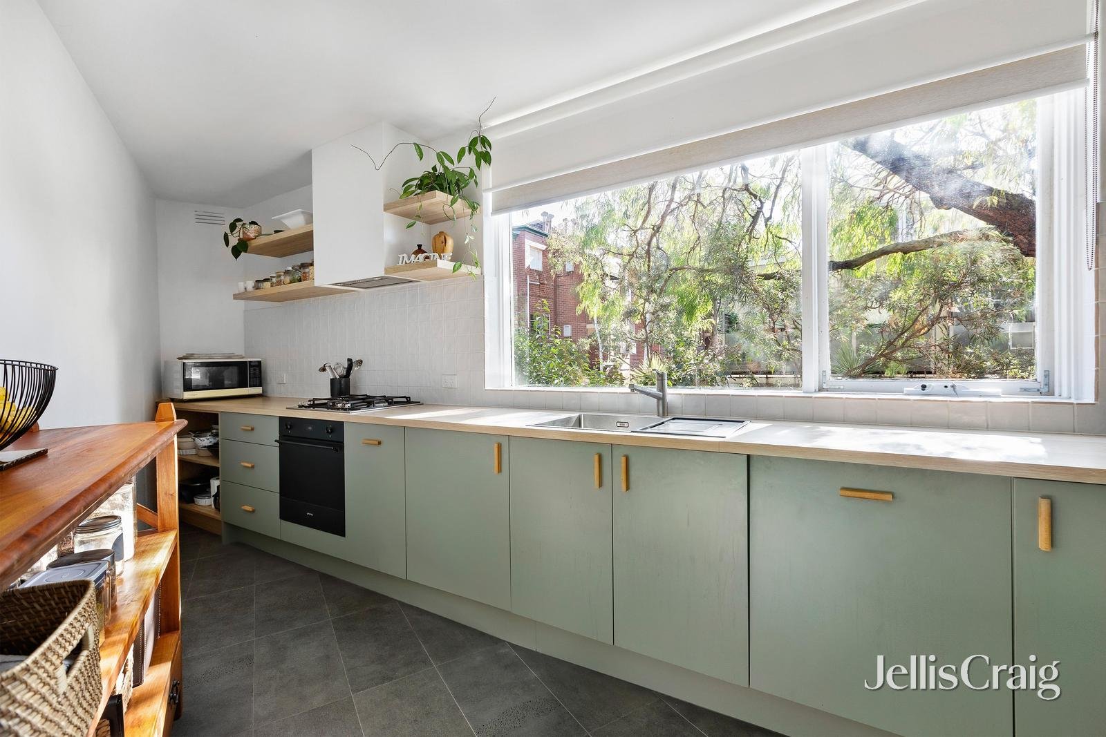 6/18 Charnwood Crescent, St&nbsp;Kilda image 2