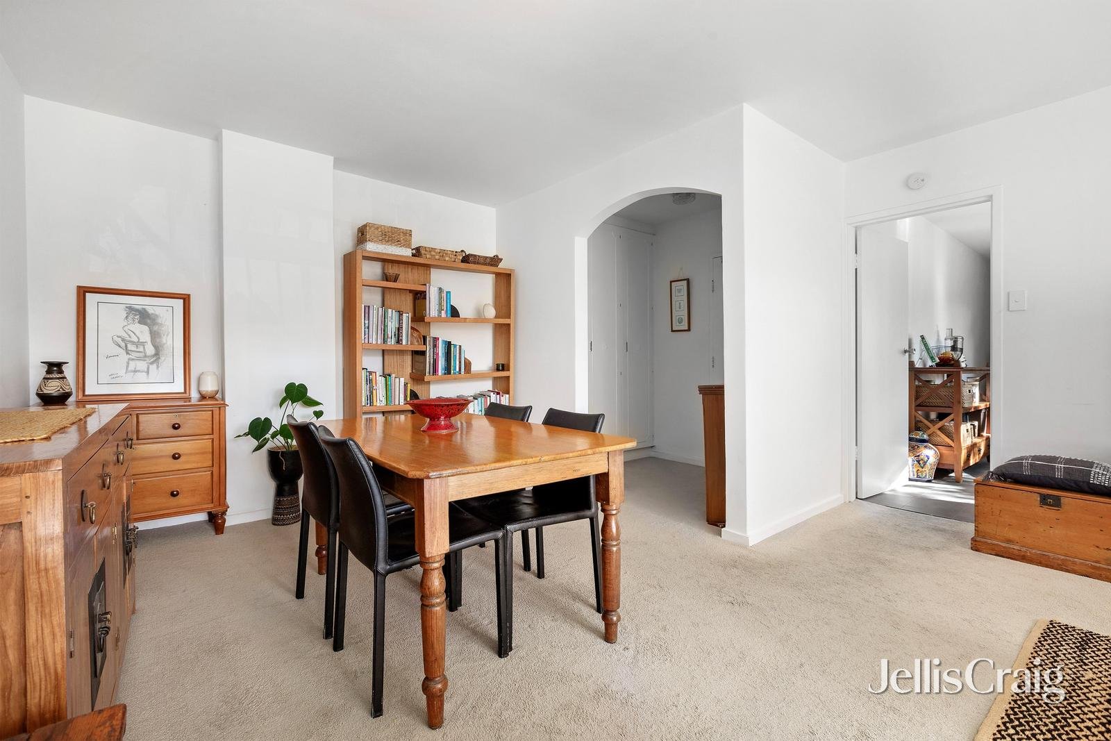 6/18 Charnwood Crescent, St&nbsp;Kilda image 3