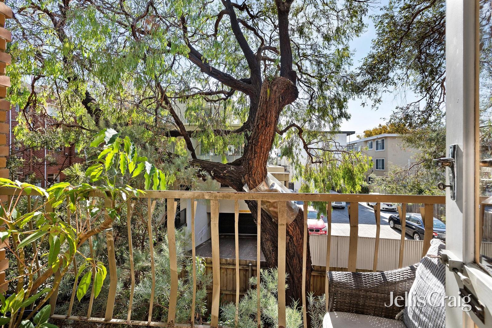 6/18 Charnwood Crescent, St&nbsp;Kilda image 4