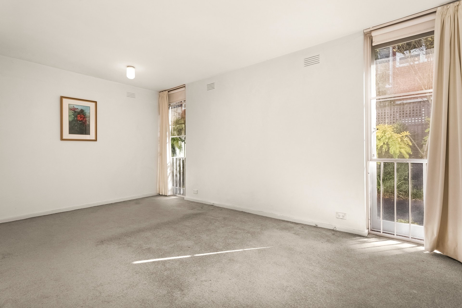 Property Gallery Thumbnail 4