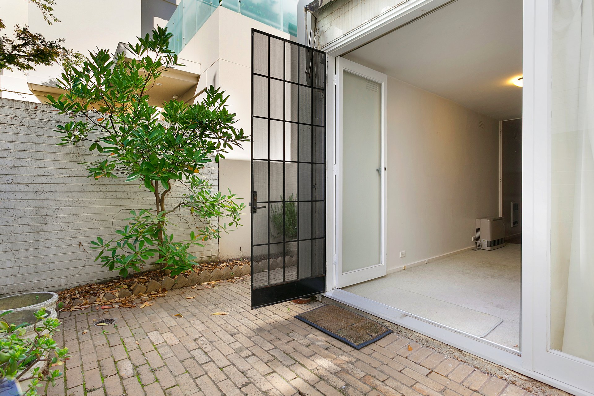 Property Gallery Thumbnail 6
