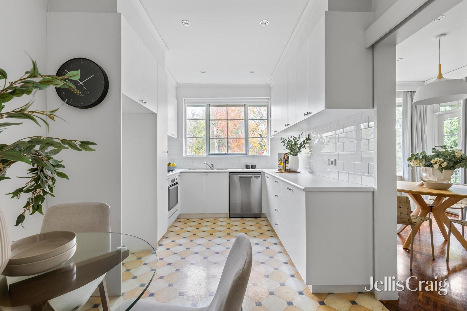 6/183 Kooyong Road, Toorak image 7