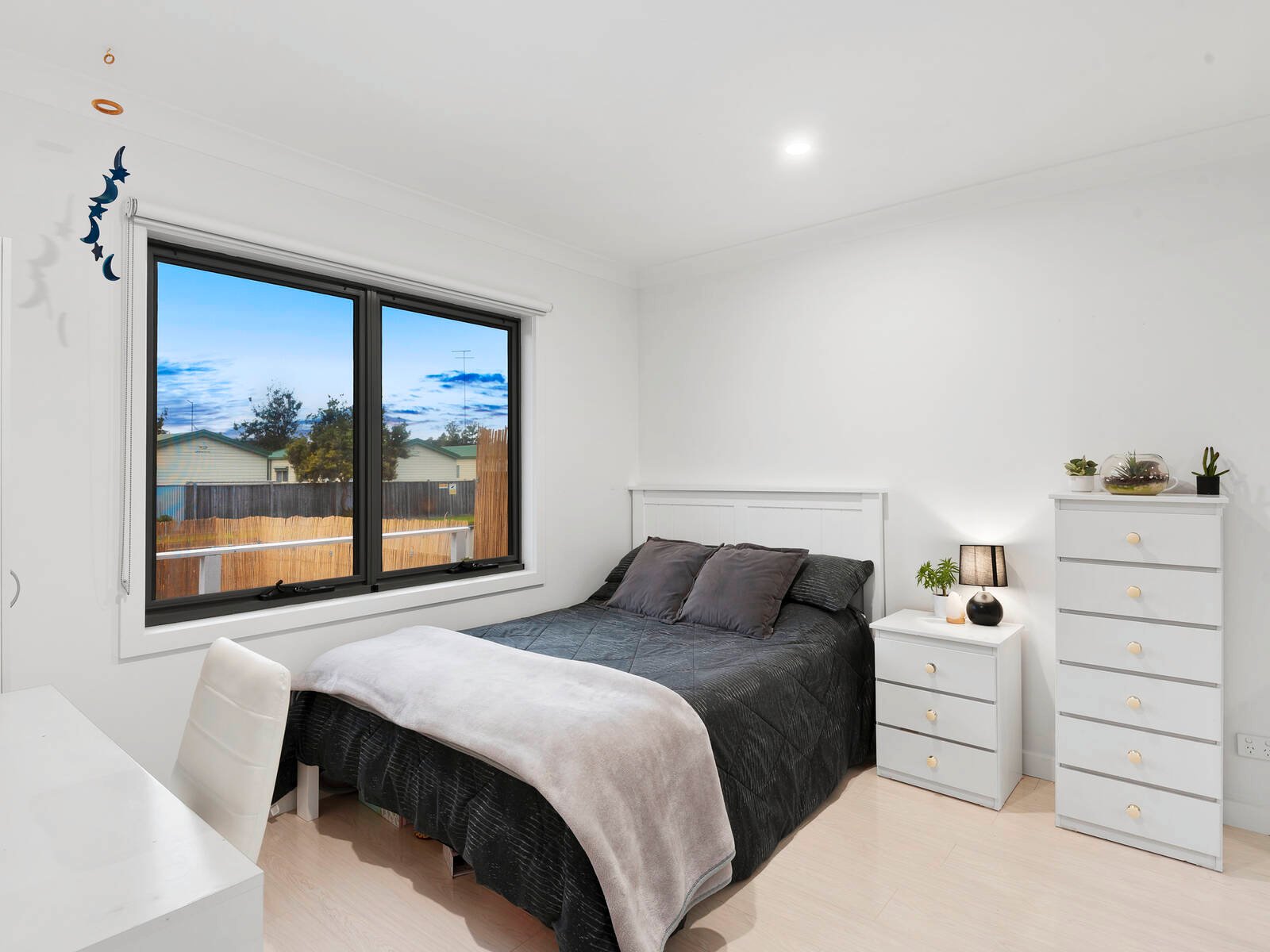 Property Gallery Thumbnail 6