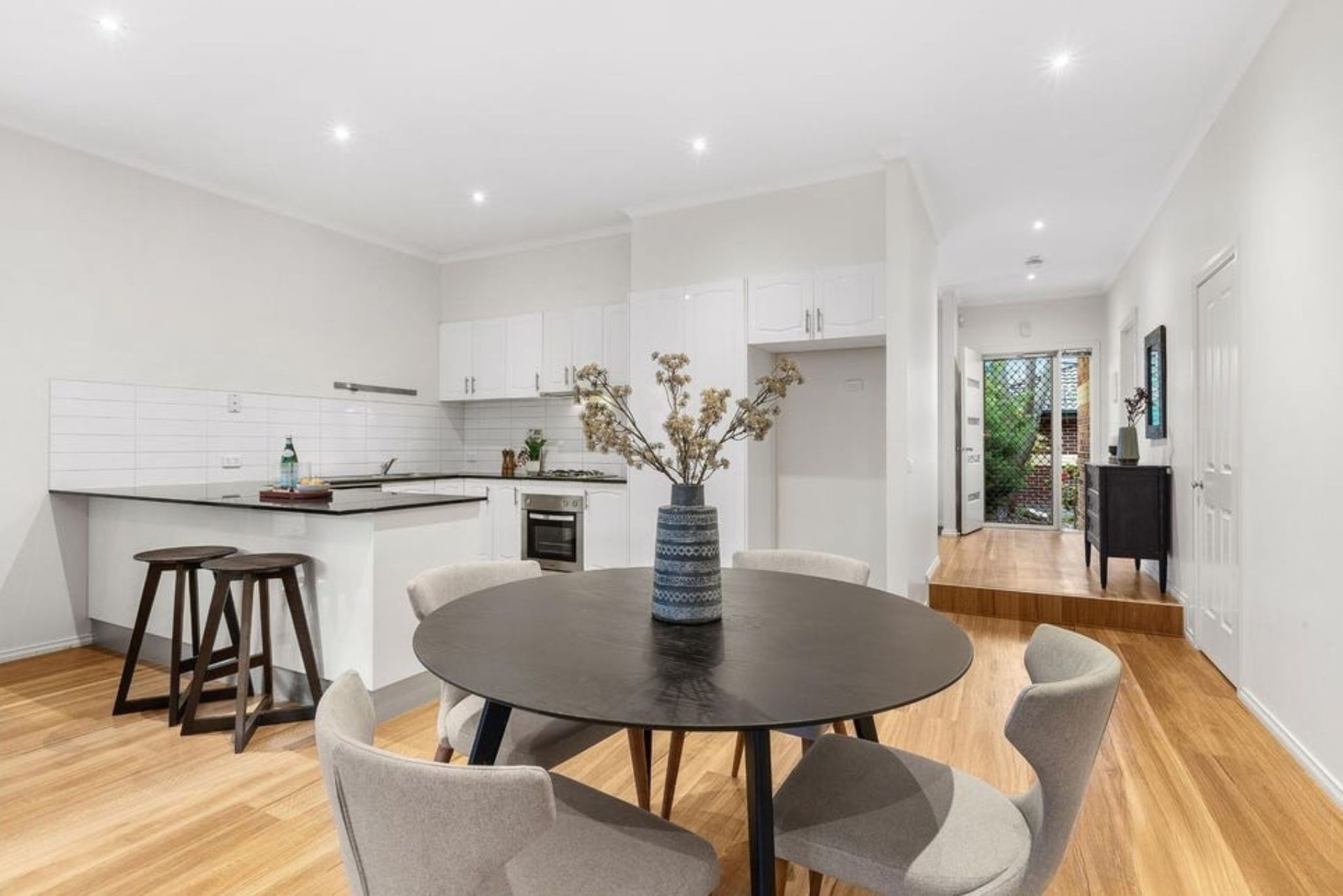 6/19 Braemar Street, Croydon image 4