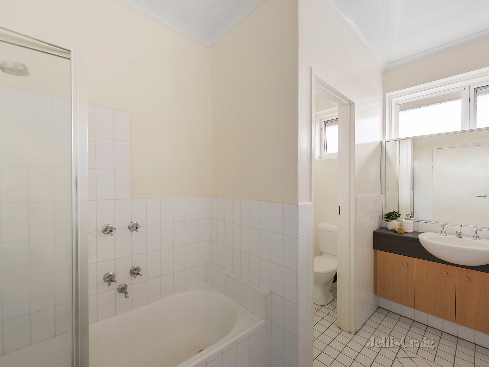 6/19 Gray Street, Bentleigh East image 6