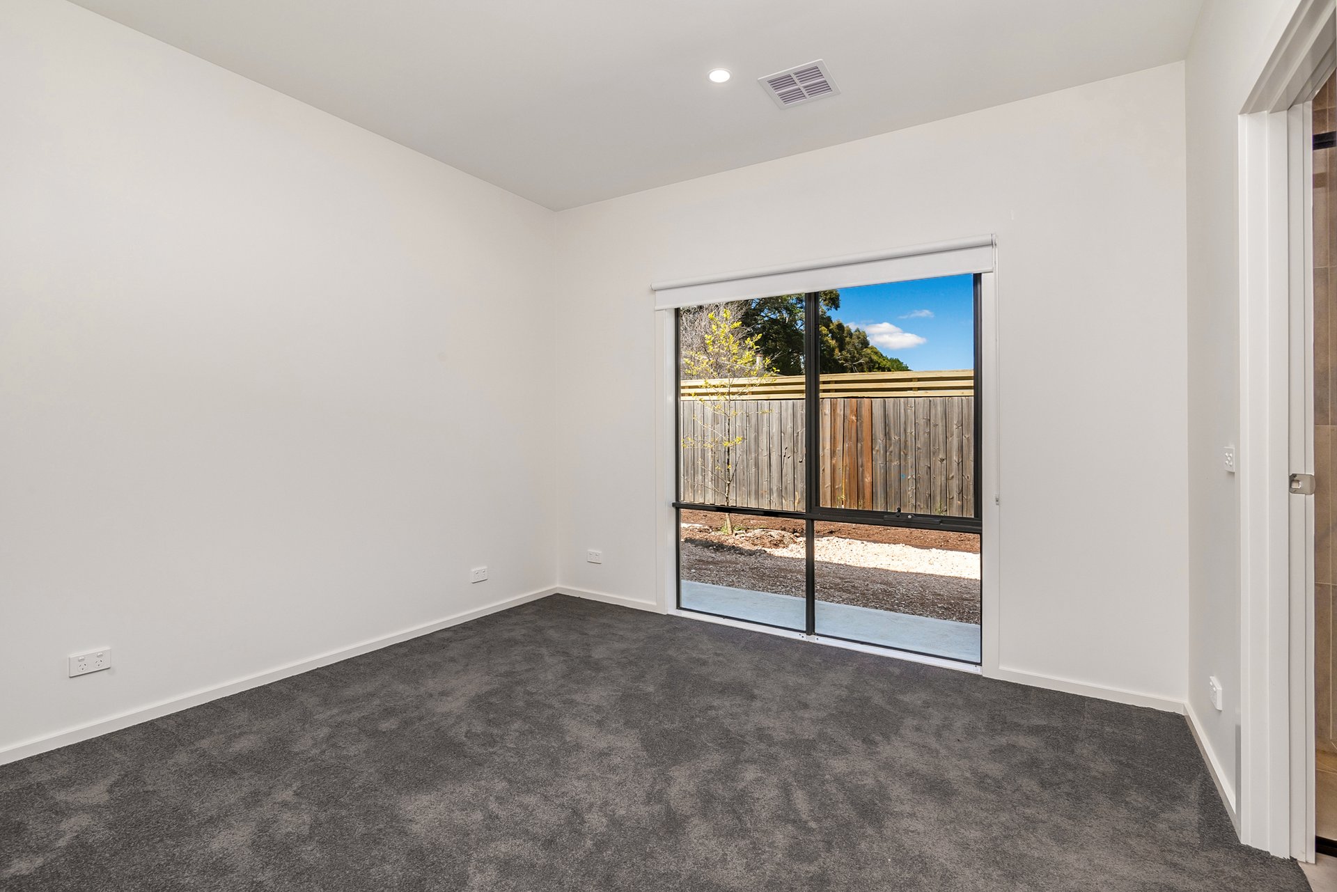 6/1921 Mount Macedon Road, Woodend image 3