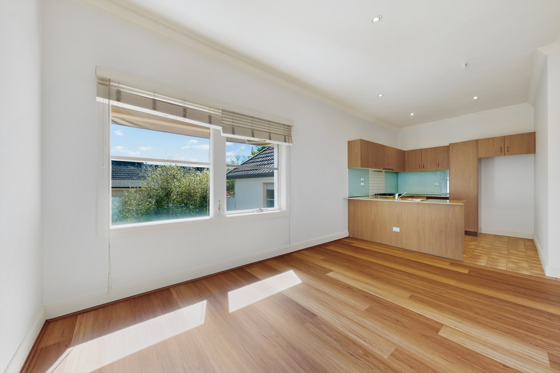 6/193 Jasper Road, Bentleigh image 3