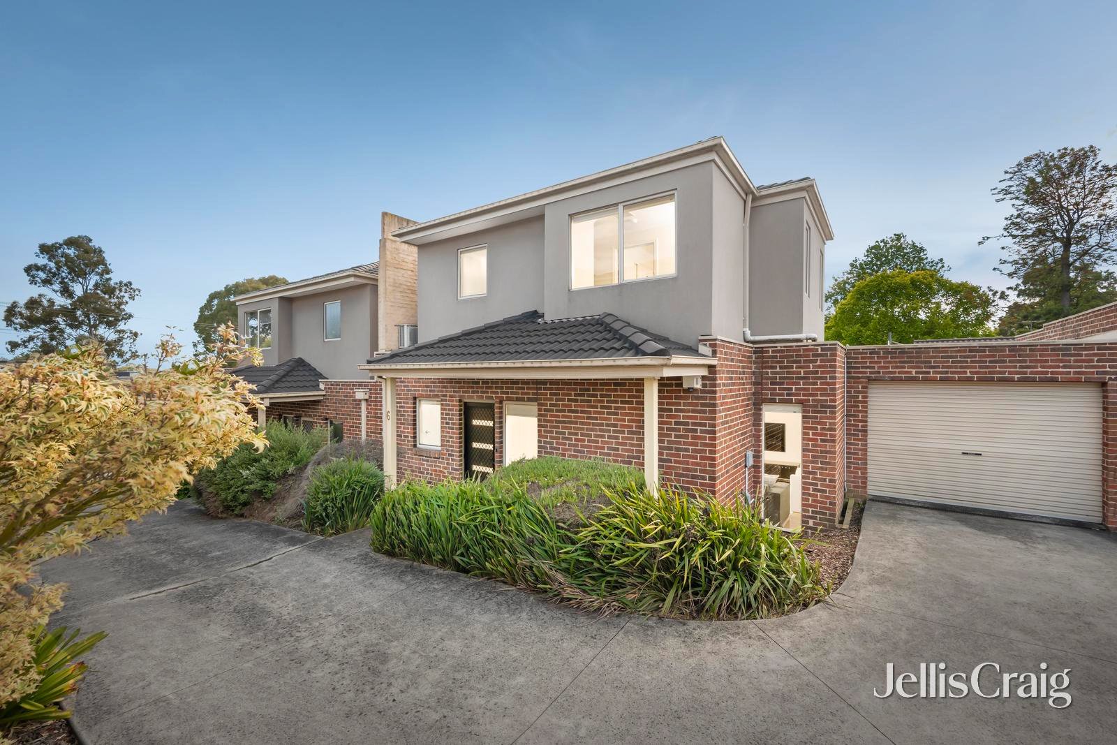 6/196 Hull Road, Mooroolbark image 1