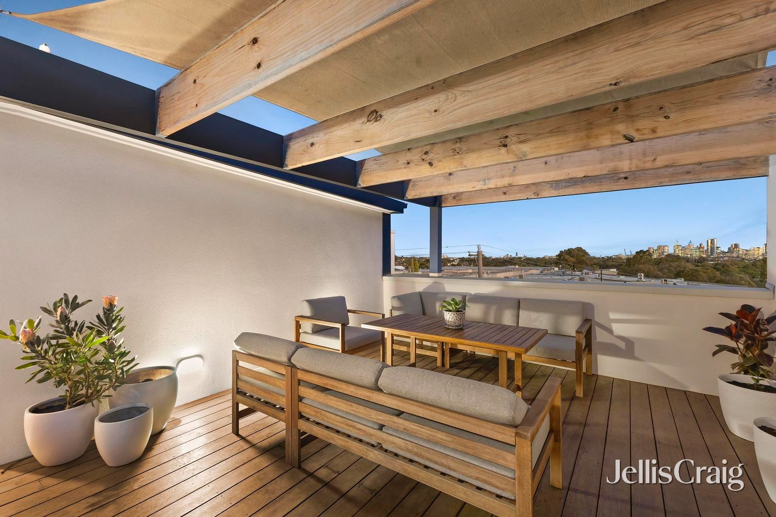 6/198 Beavers Road, Northcote image 1