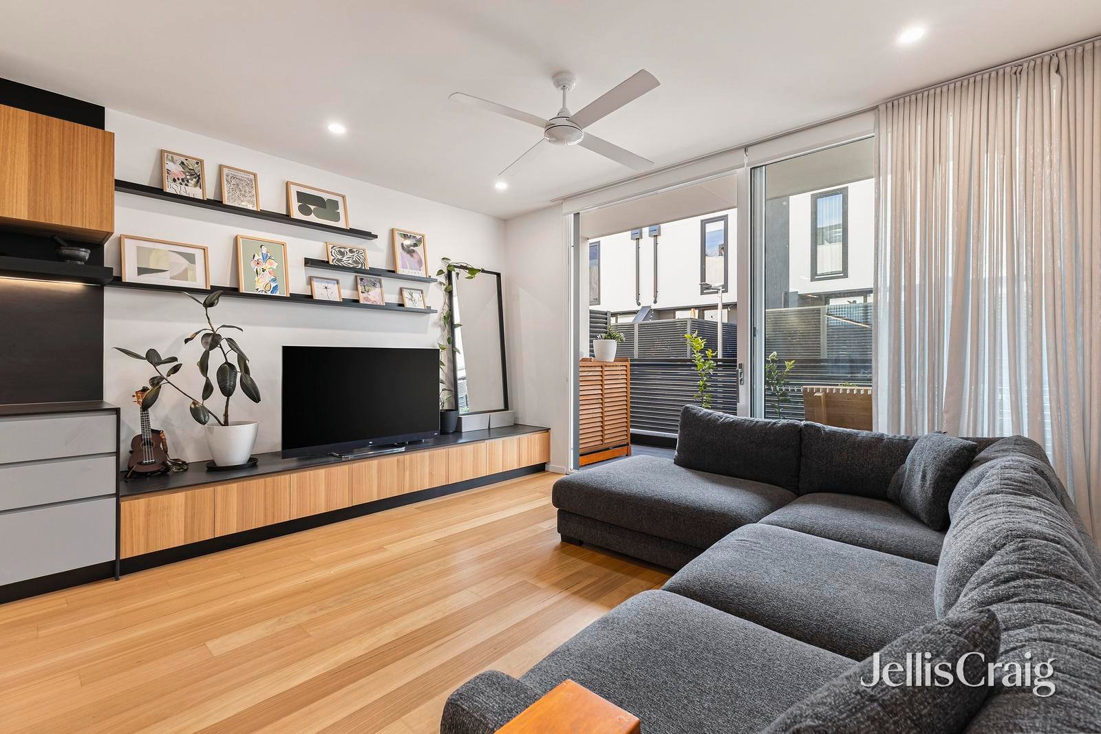 6/198 Beavers Road, Northcote image 4