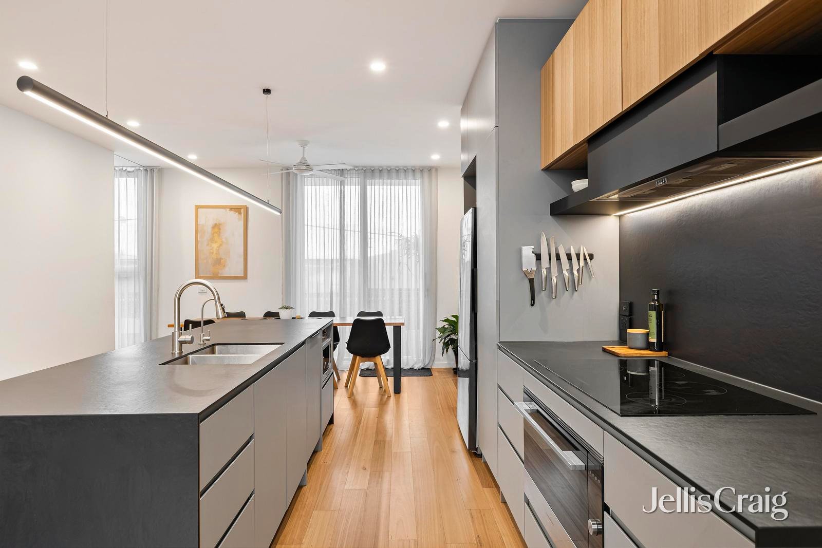 6/198 Beavers Road, Northcote image 5