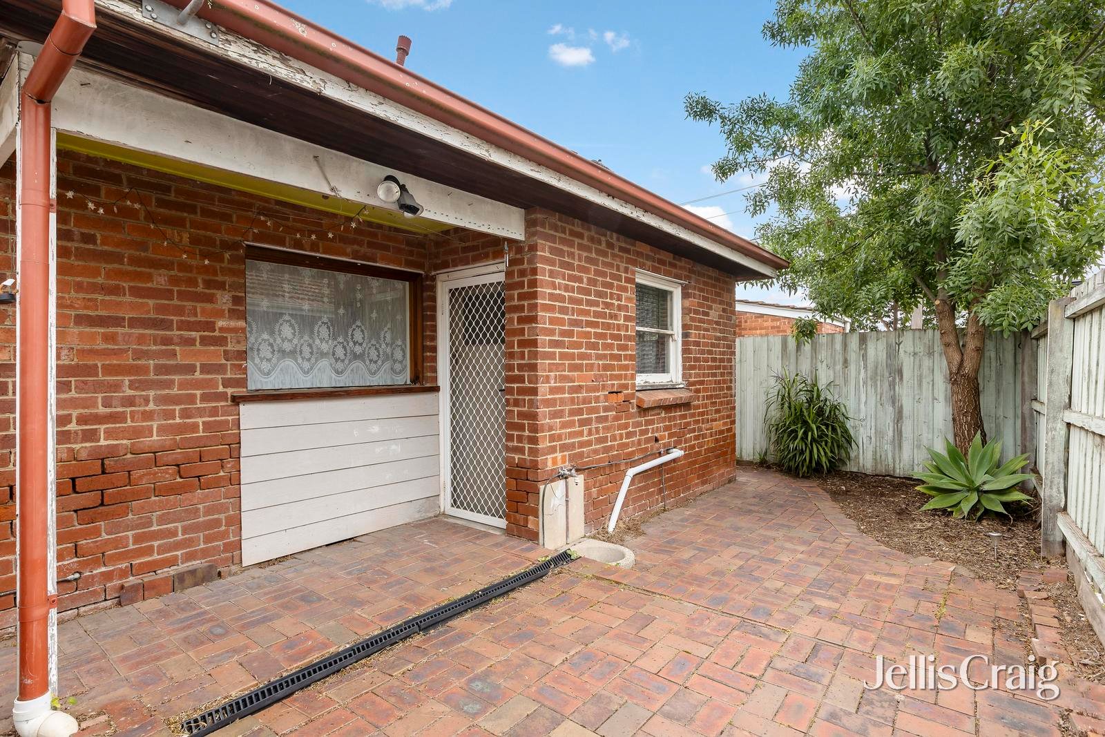 61A Roberts Street, Essendon image 8