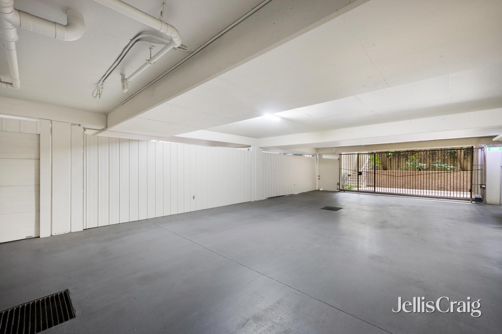 6/2-4 Lansell Court, Toorak image 13